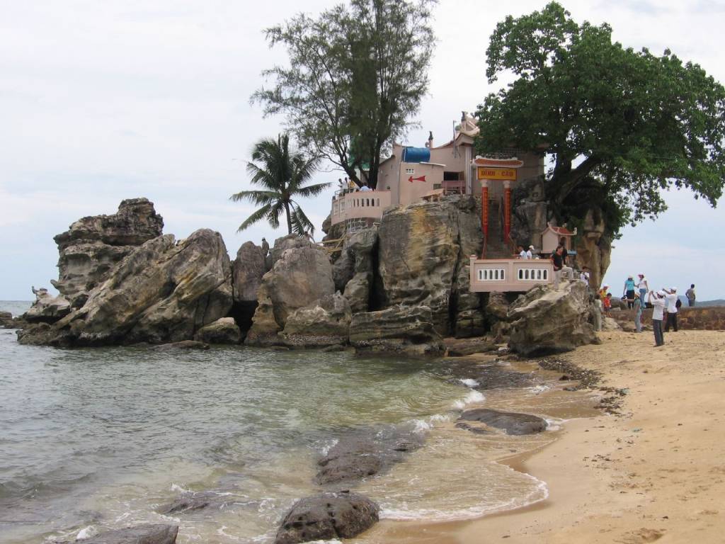 Dinh Cau Temple